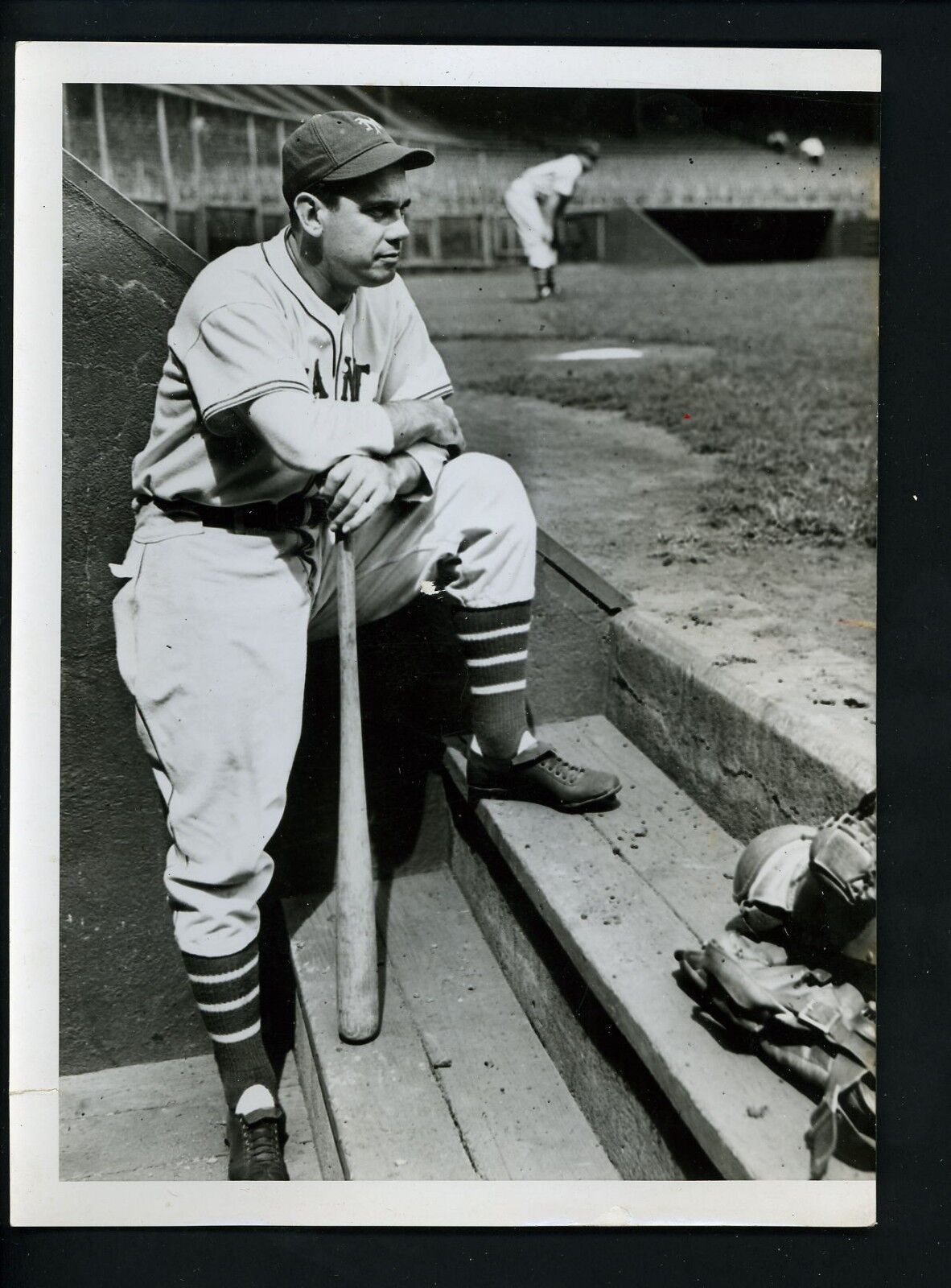 Bill Terry circa 1930 's Press Wire Photo Poster painting New York Giants