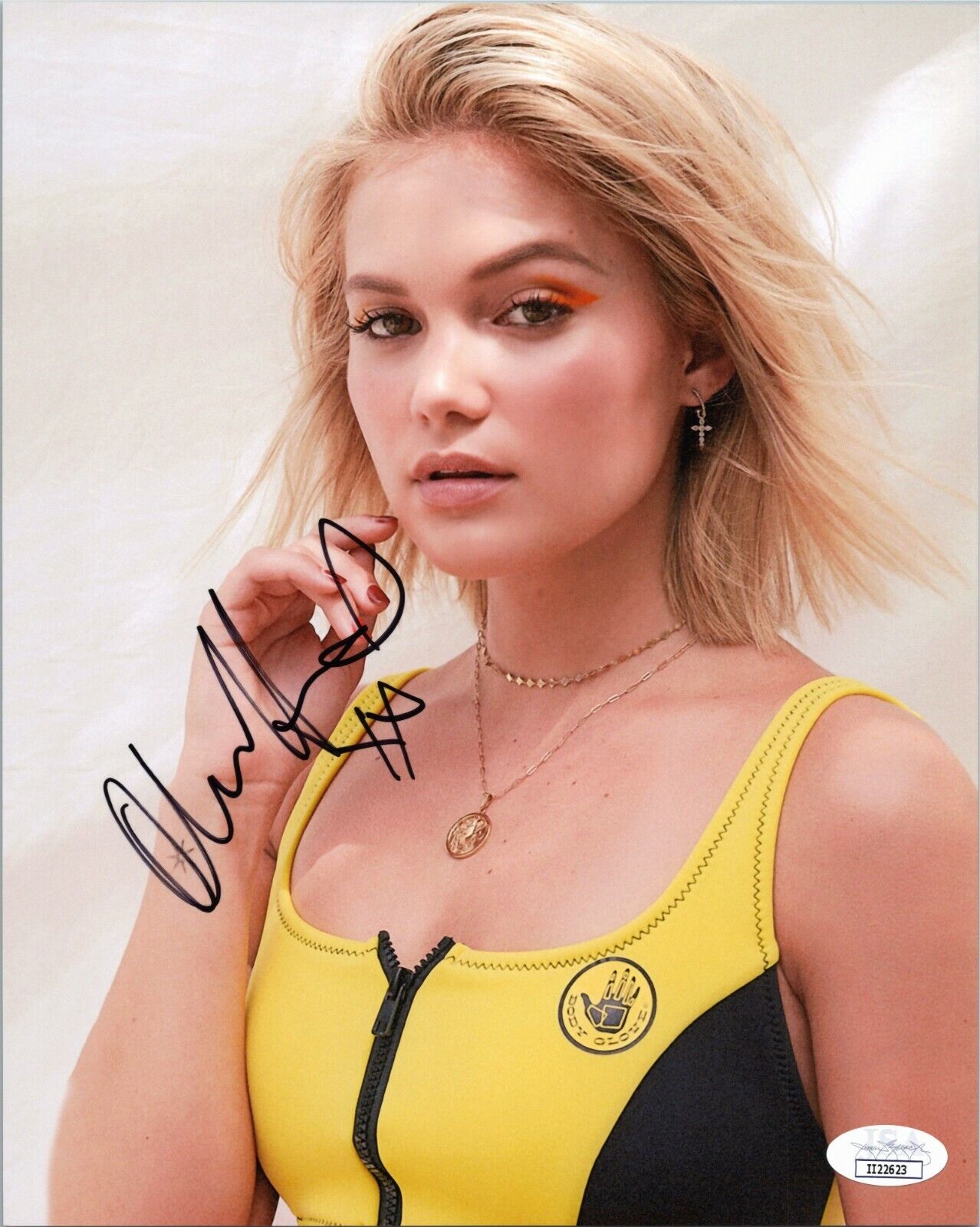 ~~ OLIVIA HOLT Authentic Hand-Signed CLOAK & DAGGER