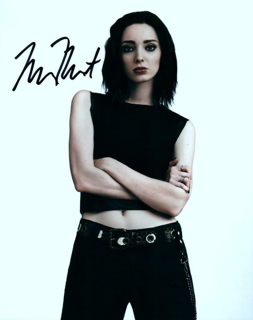 Emma Dumont Autographed 8x10 Photo Poster painting signed picture + COA