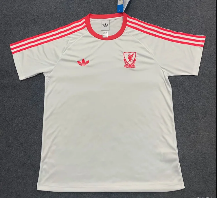2627 Liverpool Retro Casual - Fan Edition