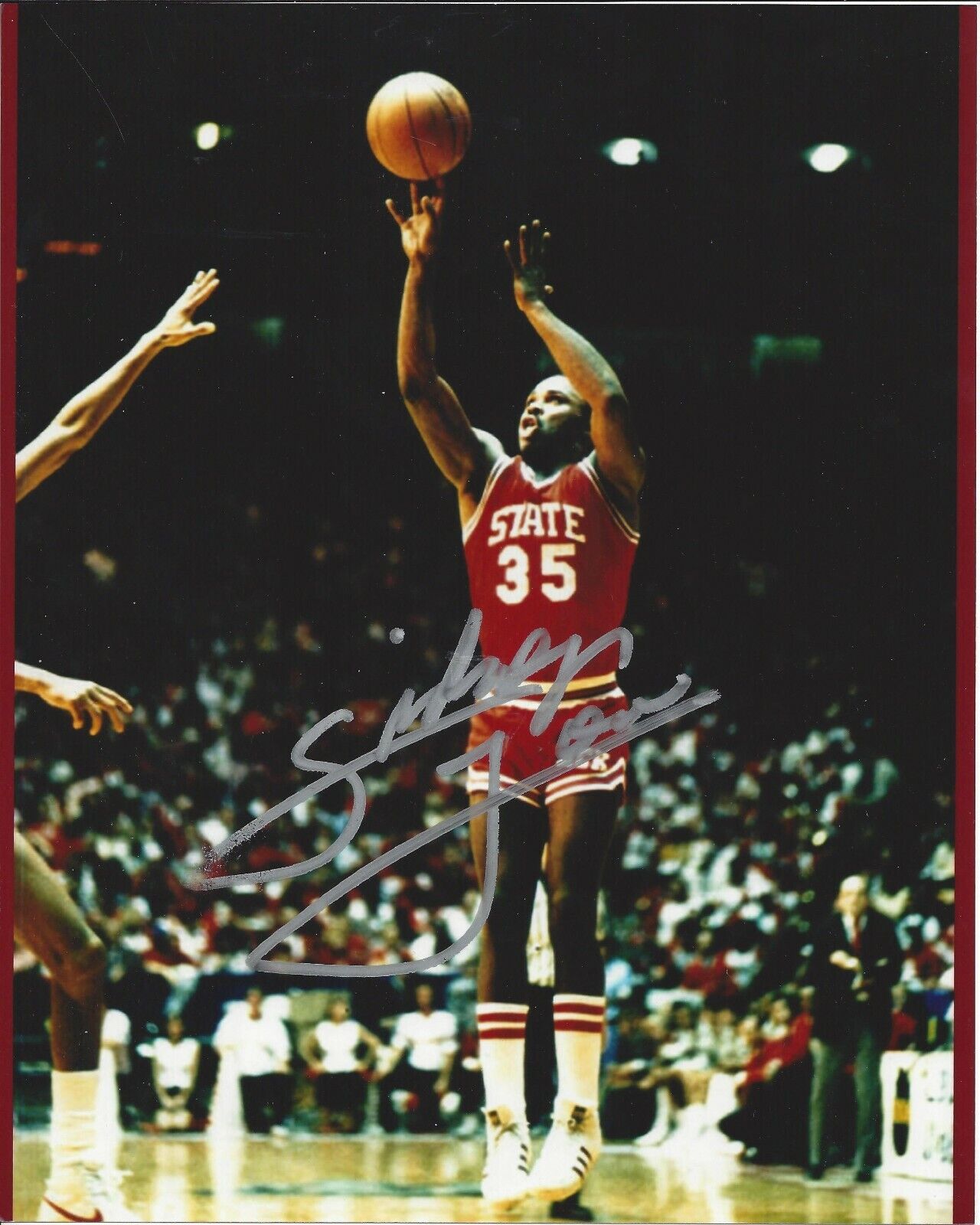 Sidney Lowe Autographed 8x10 N.C. State SurviveA940