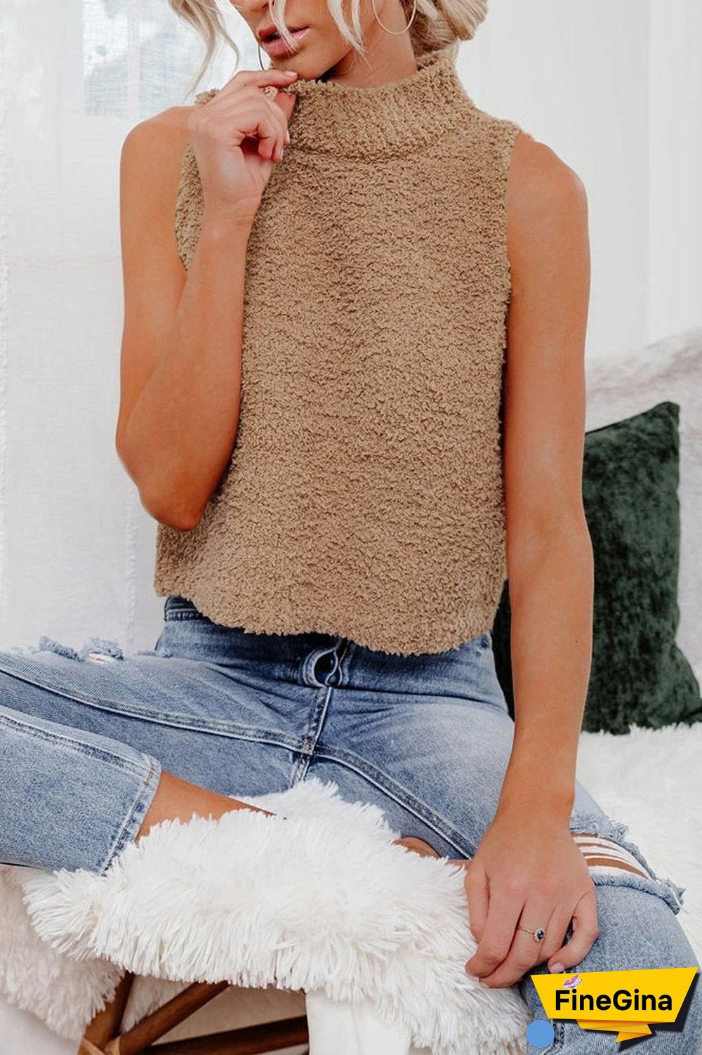Solid Color Sleeveless Knitted Top