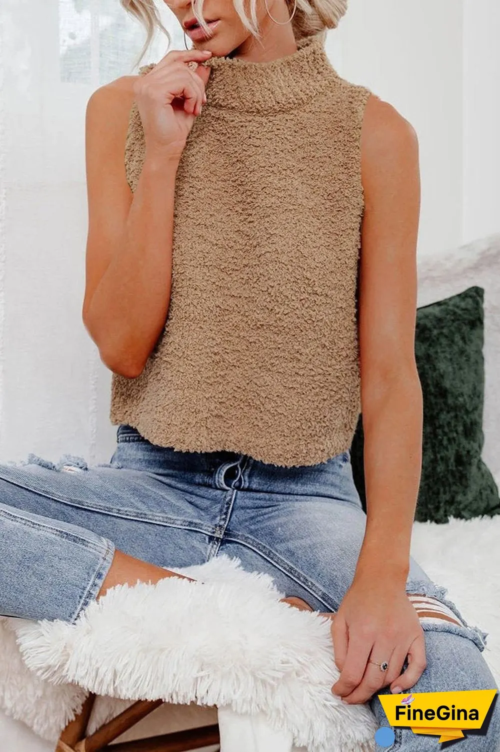 Solid Color Sleeveless Knitted Top