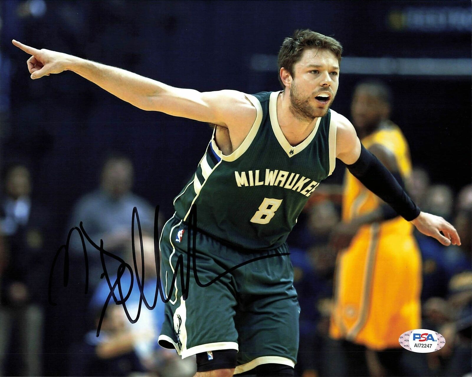 Mathew Dellavedova signed 8x10 Photo Poster painting PSA/DNA Milwaukee Bucks Autographed