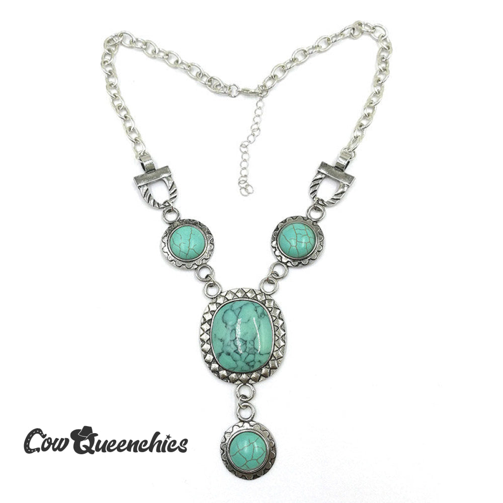 Vintage Unique Design Turquoise Oval Pendant Necklace Green / One-Size
