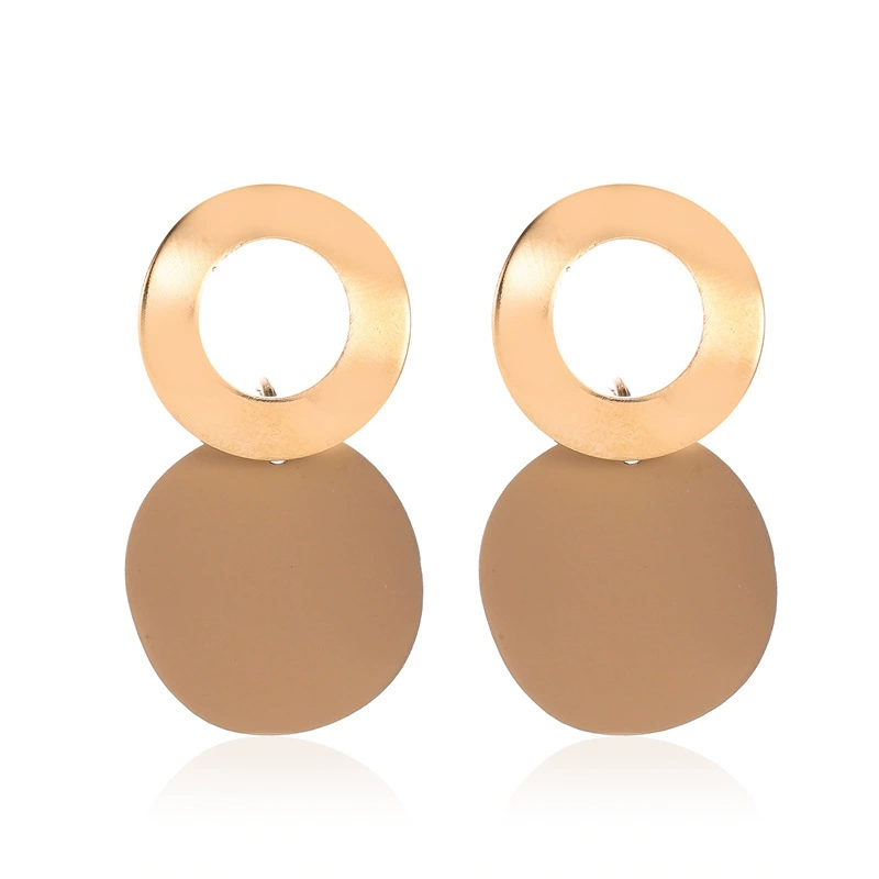 Hollowed out three-dimensional round piece of gold-plated earrings stud earrings