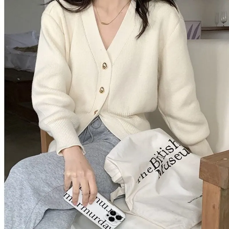 Churchf Churchf New Style Top Temperament Commuter Black Sweater Coat Small Short V-Neck Western Style Knit Cardigan Woman