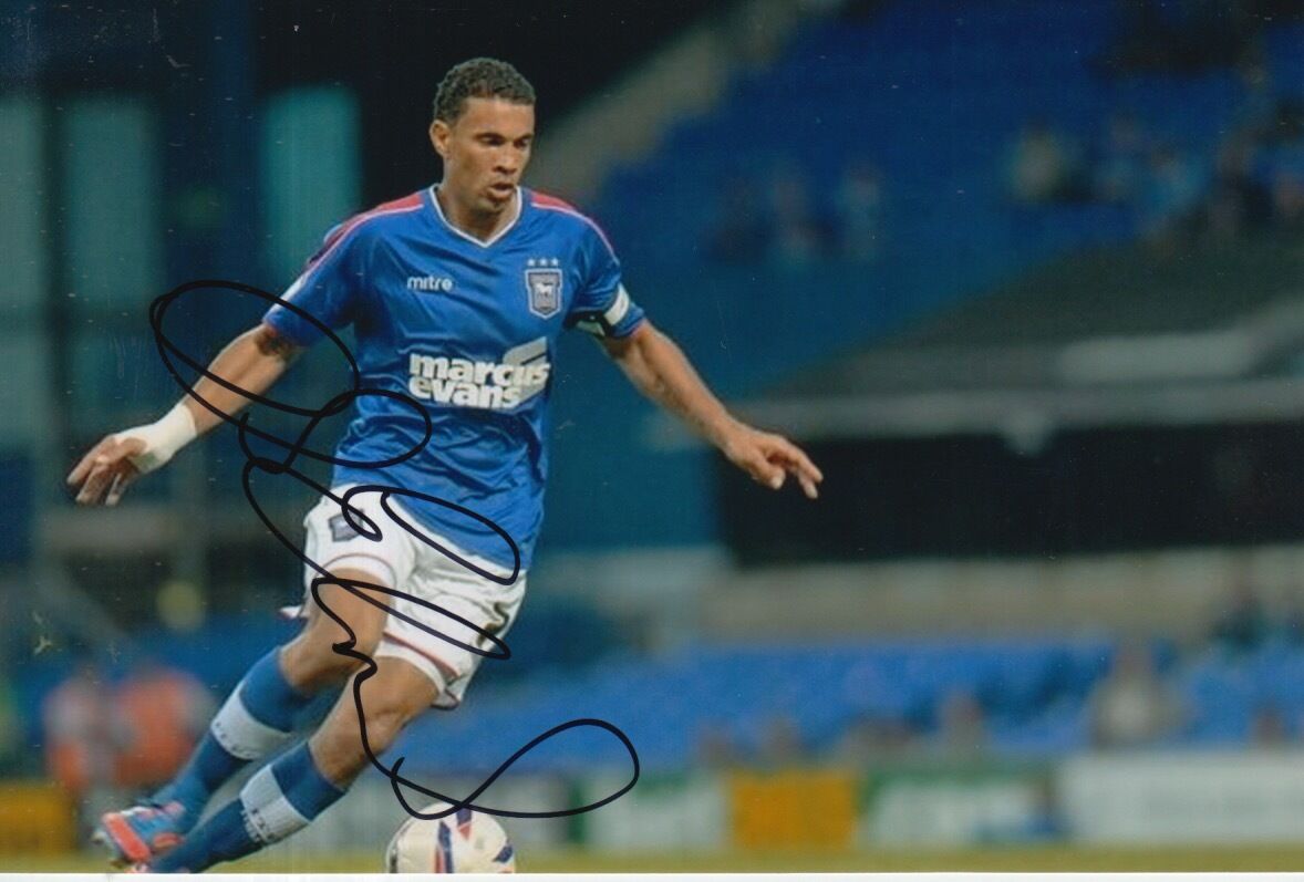 IPSWICH TOWN HAND SIGNED CARLOS EDWARDS 6X4 Photo Poster painting.