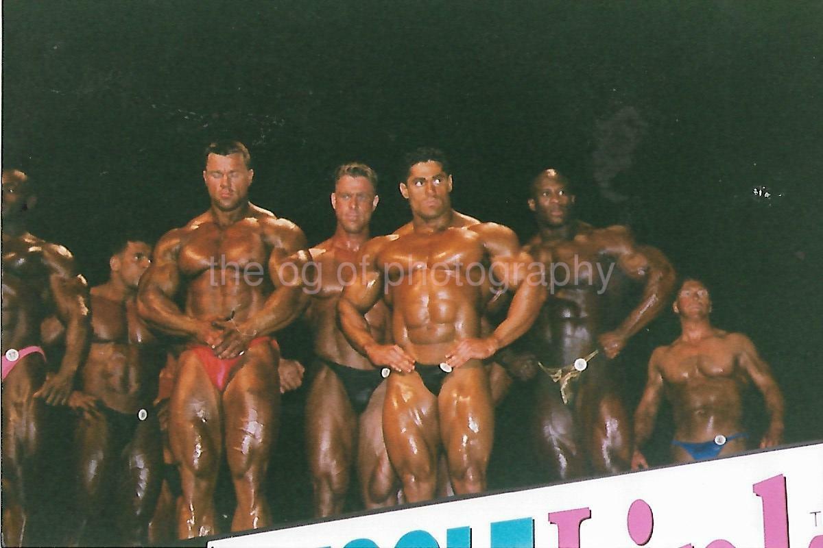 FOUND Photo Poster paintingGRAPH Color MUSCLE MEN Original Snapshot BODYBUILDERS 112 11 O