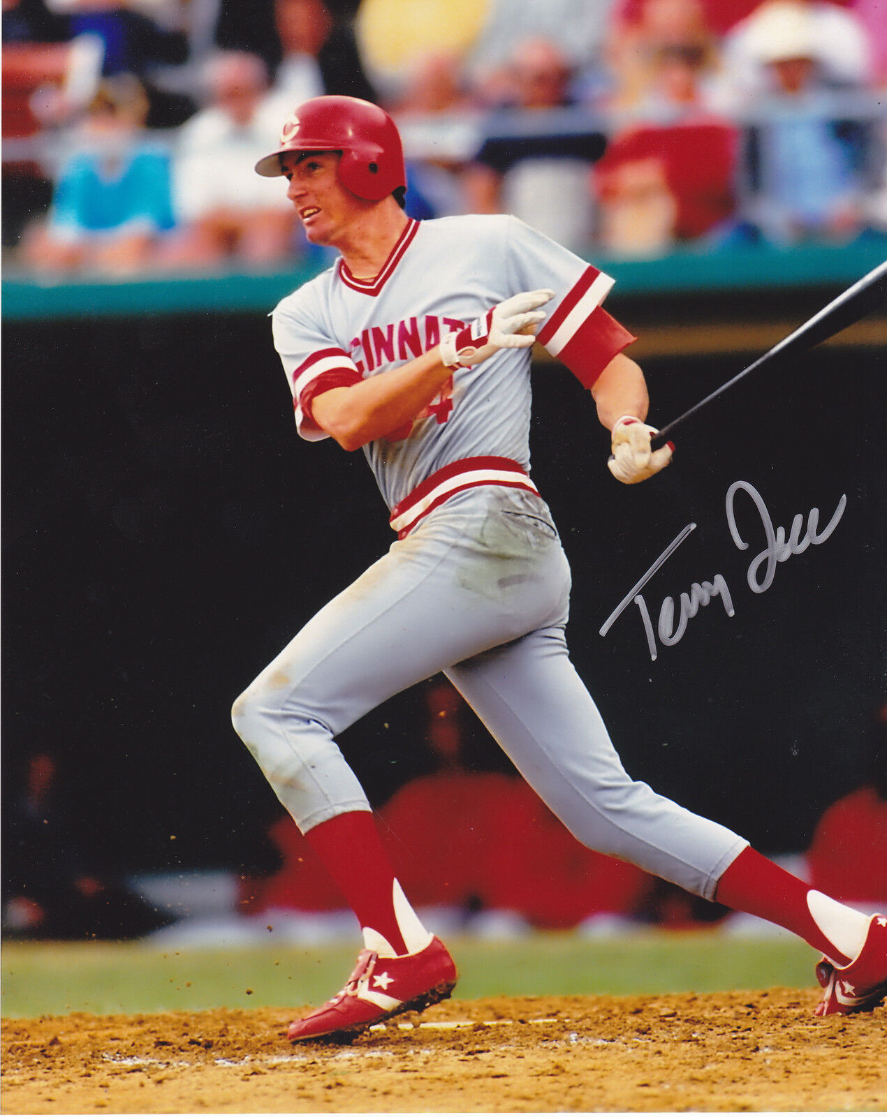 TERRY LEE CINCINNATI REDS 1990 ACTION SIGNED 8x10