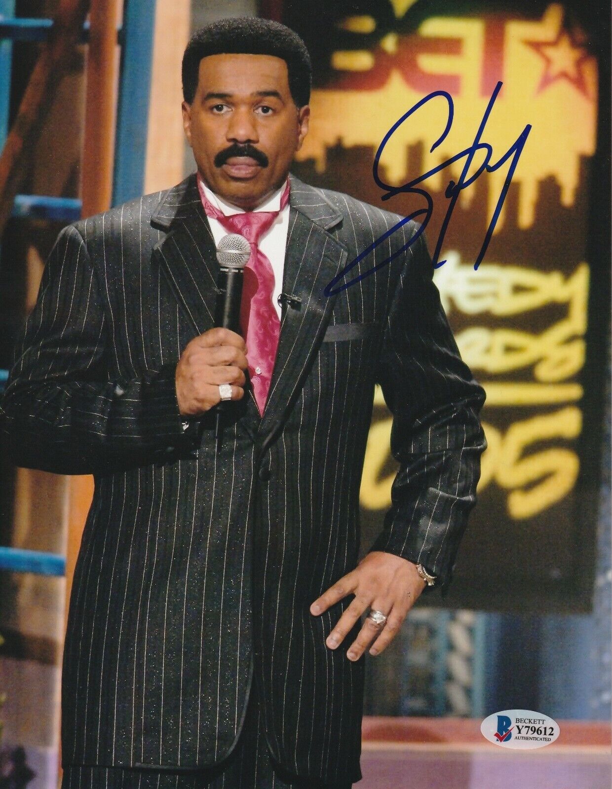 STEVE HARVEY Signed 8x10 Photo Poster painting & Beckett COA