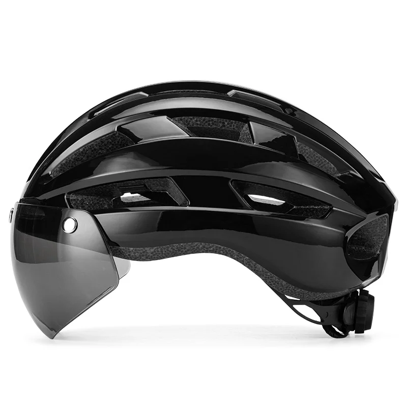 Magnetic windscreen helmet