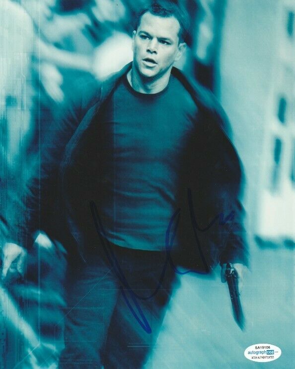 MATT DAMON SIGNED JASON BOURNE 8x10 Photo Poster painting! IDENTITY ULTIMATUM ACOA COA