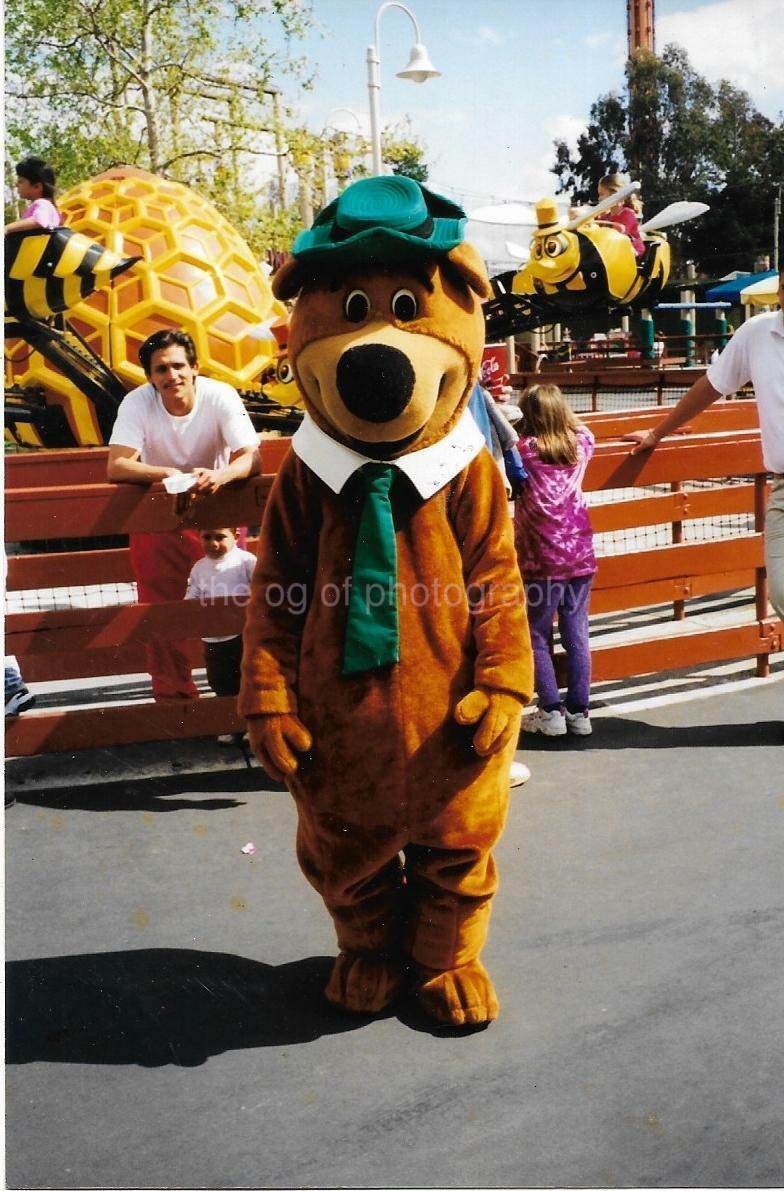 FOUND Photo Poster paintingGRAPH Color YOGI BEAR MASCOT Original Portrait VINTAGE 111 14 I