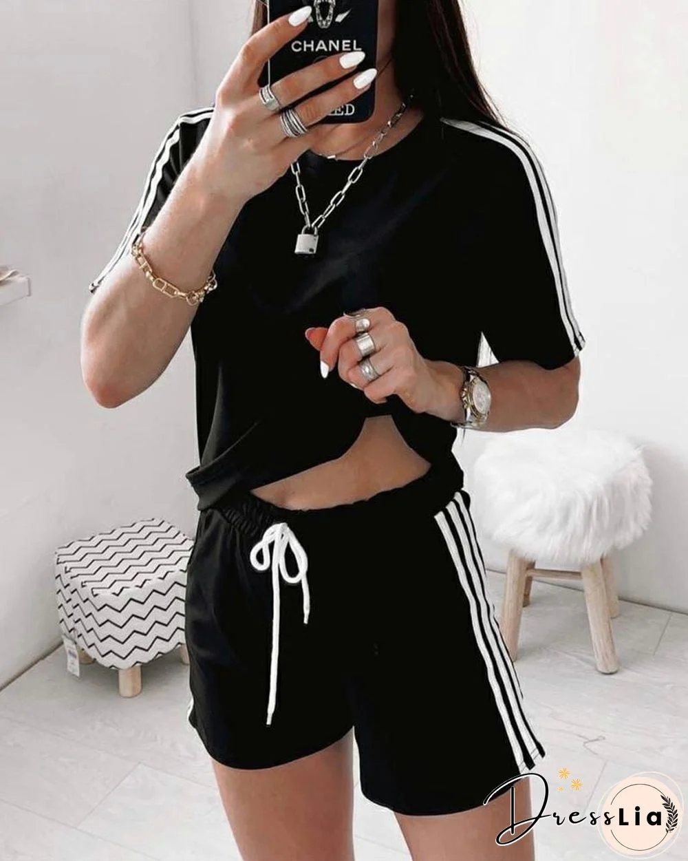 Striped Side Patchwork Short Sleeve Cropped T-shirts With Shorts Suit Sets P15599