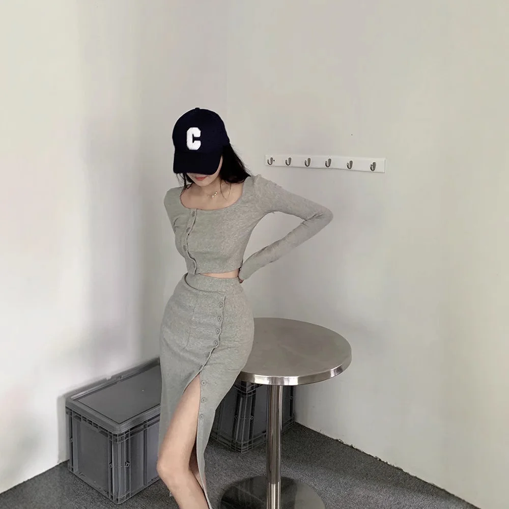 Uveng Uveng New Suit Hottie Exposed Umbilled Long-Sleeved Top + High Waist Open Half-Body Bag Skirt Two Sets