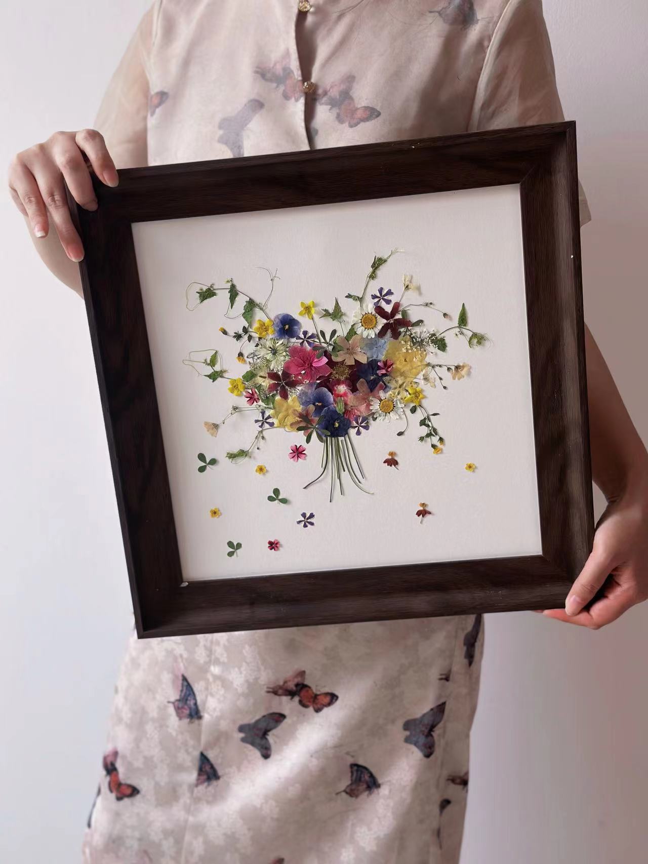 Flowers 1 |Resin Or Wooden Fame |Custom Pressed Flower Preservation | Wedding Flowers | Memorial Flower | Meadow Design | Home Decor