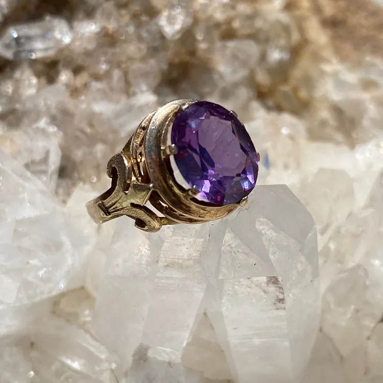 Antique 14k Yellow Gold Fleur de Lis Ring with Alexandrite Size 5