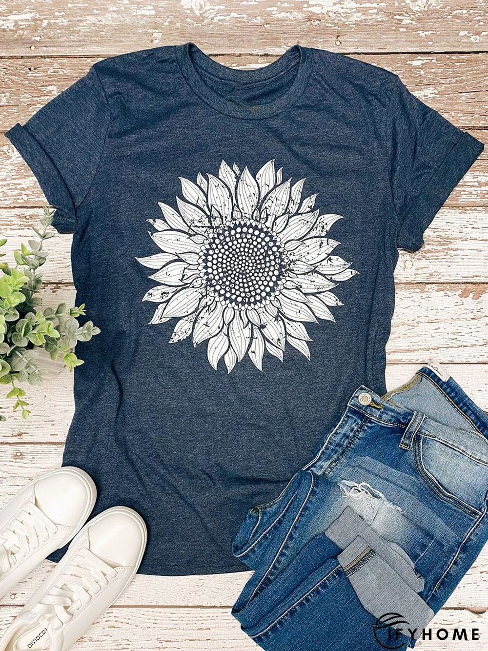 Sunflower Bloom Graphic Tee | IFYHOME