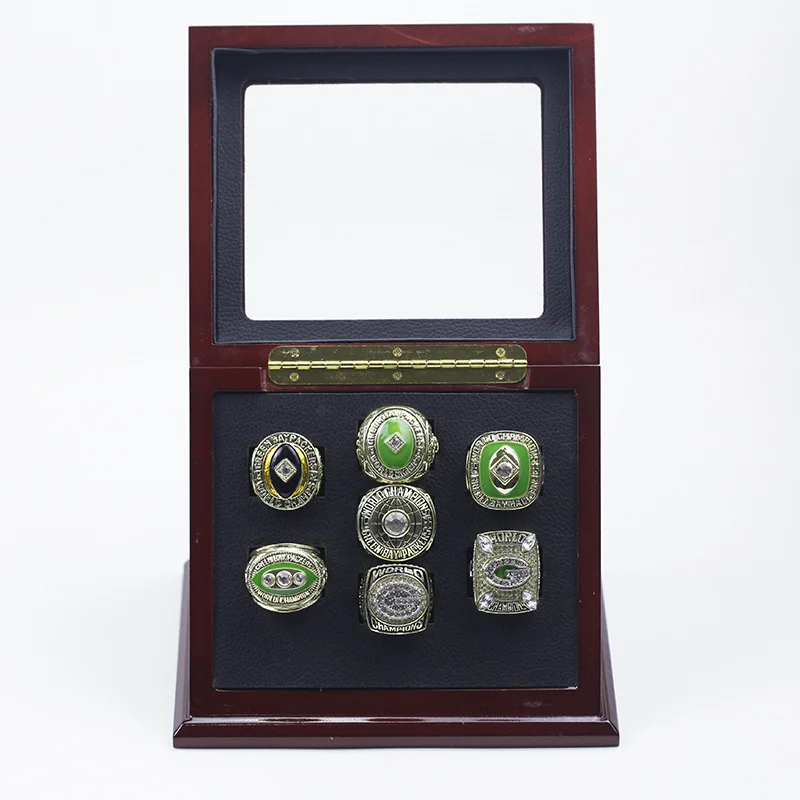 Green Bay Packers - Championship Super Bowl 7 Ring Set With Wooden