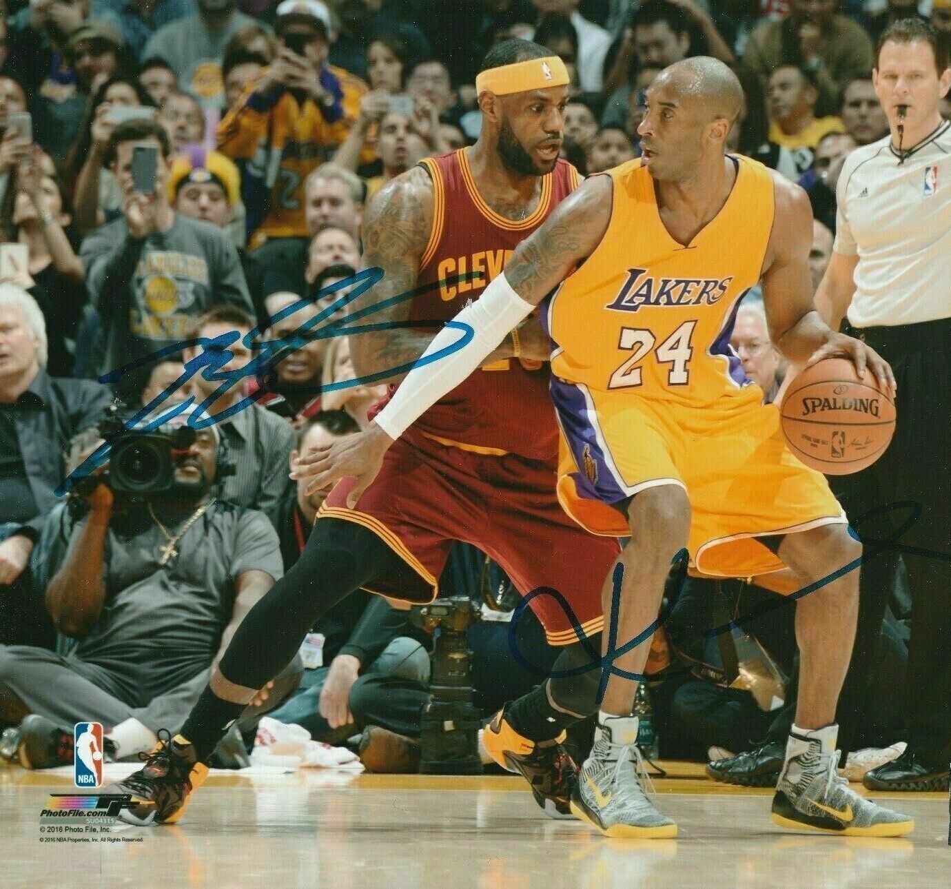 Kobe Bryant / LeBron James Autographed 8x10 Photo Poster painting ( NBA HOF Lakers ) REPRINT