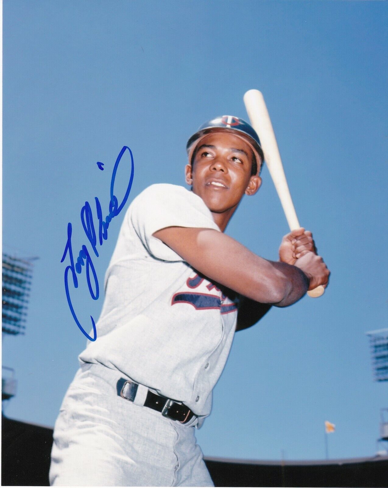 TONY OLIVA MINNESOTA TWINS ACTION SIGNED 8x10