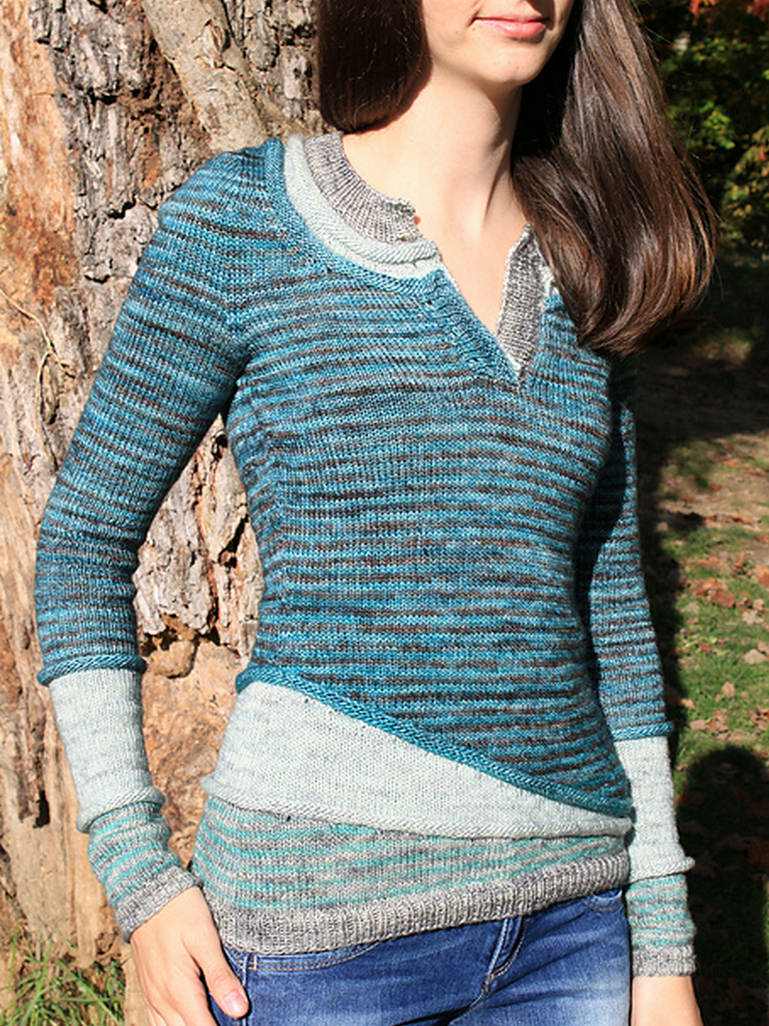 Blue Casual Plain Paneled Sweater | EGEMISS