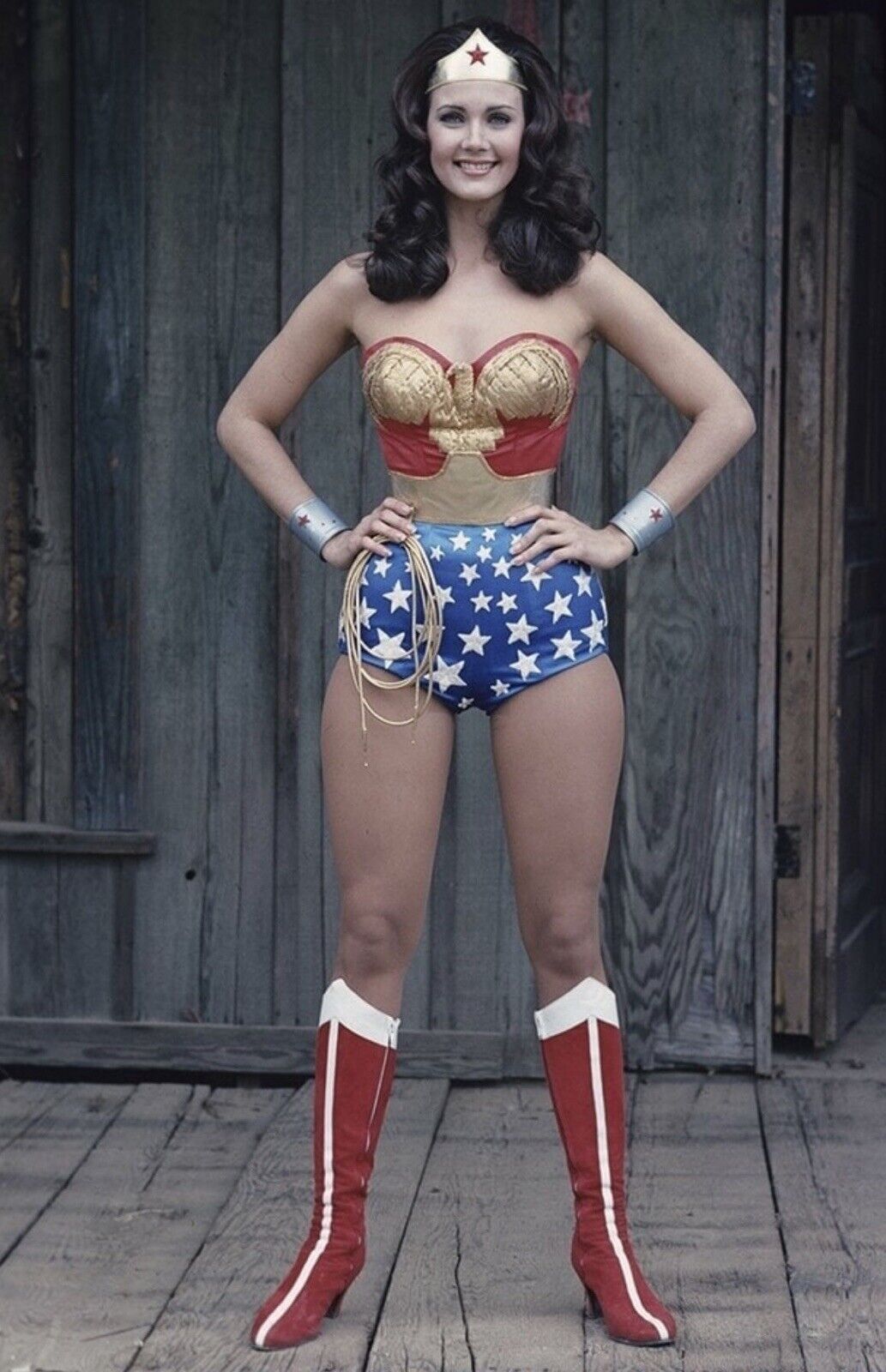 Lynda Carter Sexy Wonder Woman 11x17 Collectible Poster Photo Poster painting Print