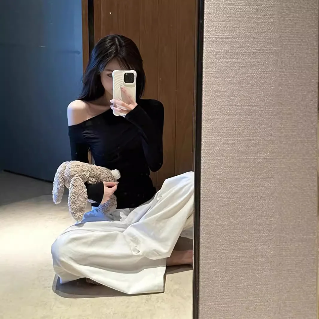 Uveng Uveng Desire Hot Girl Slim Slim Show Thin Off-Shoulder Long Sleeve T-Shirt Women's Early Autumn Design Sense Versatile Bottom Shirt Student Top