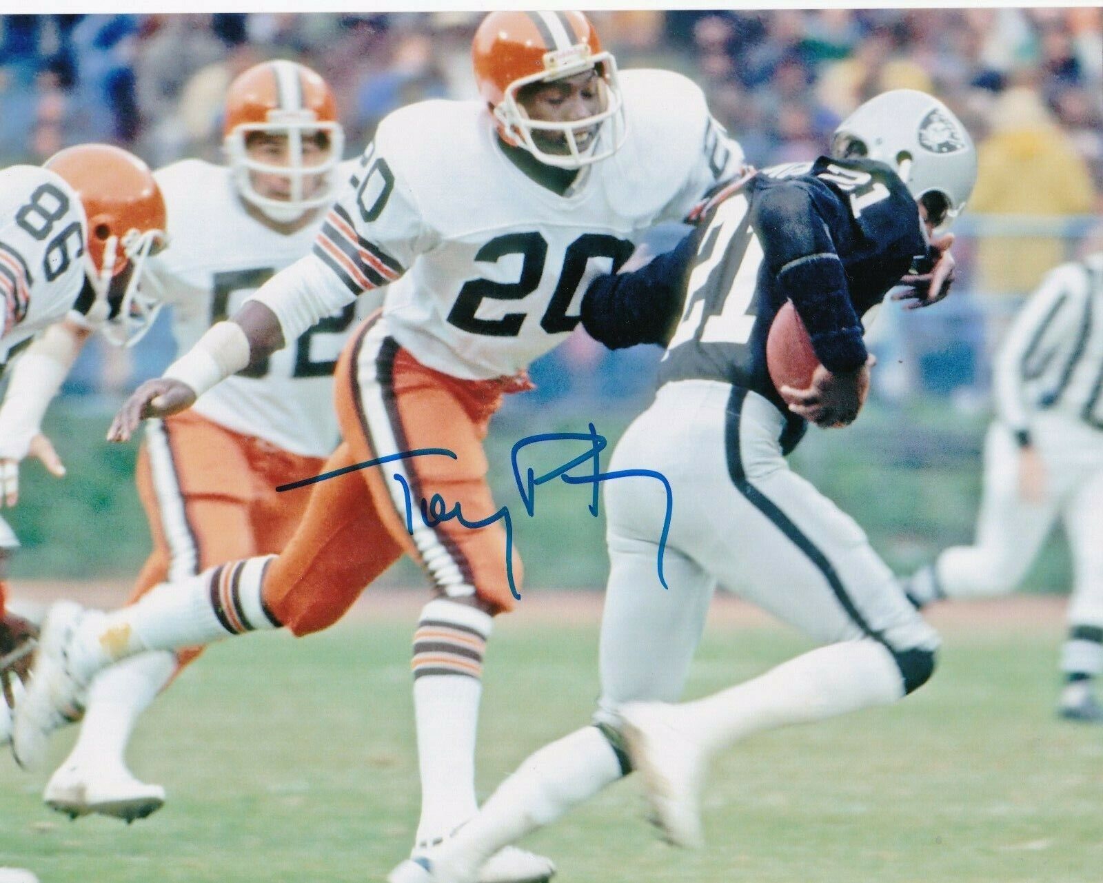 TONY PETERS CLEVELAND BROWNS COLOR ACTION SIGNED 8x10