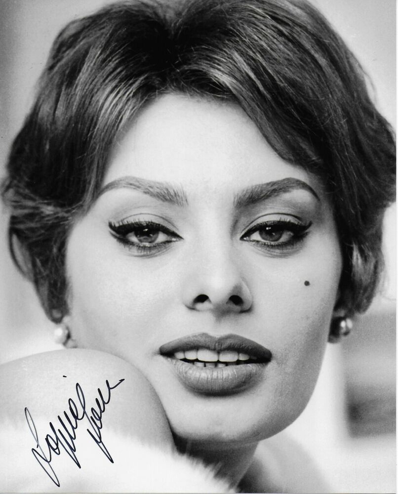 Sophia Loren Original Autographed 8X10 Photo Poster painting