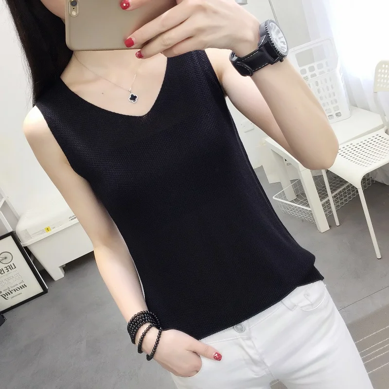 2023 new vest outside loose inside take han edition v-neck knitting women sleeveless  render unlined upper garment jacket