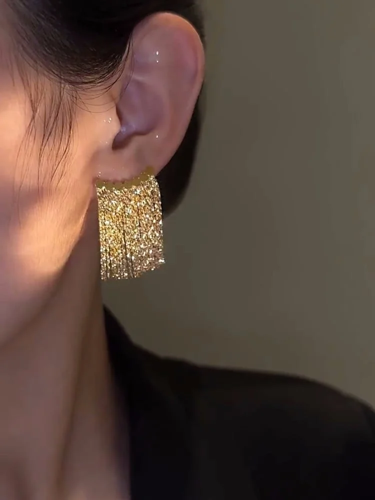 Grace in Motion: Unveiling Fringe Earrings