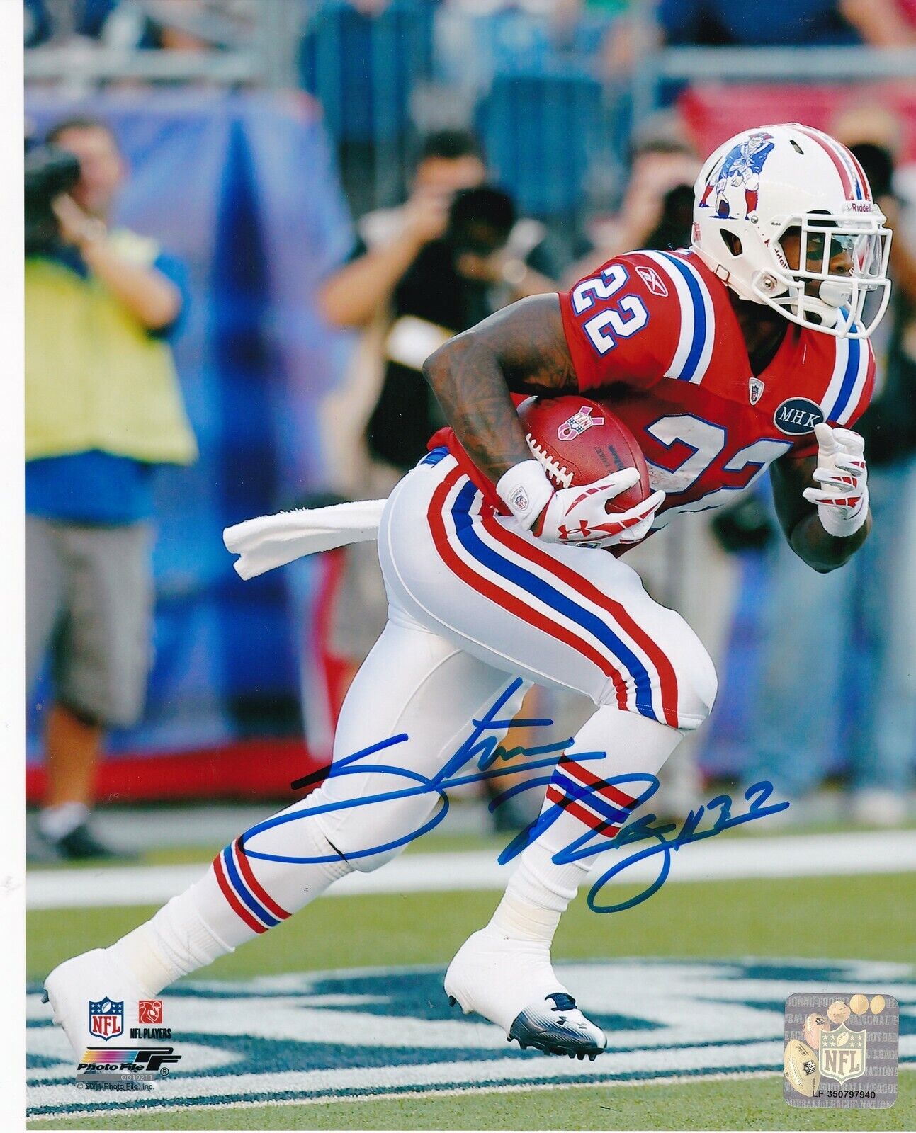 STEVAN RIDLEY NEW ENGLAND PATRIOTS ACTION SIGNED 8x10