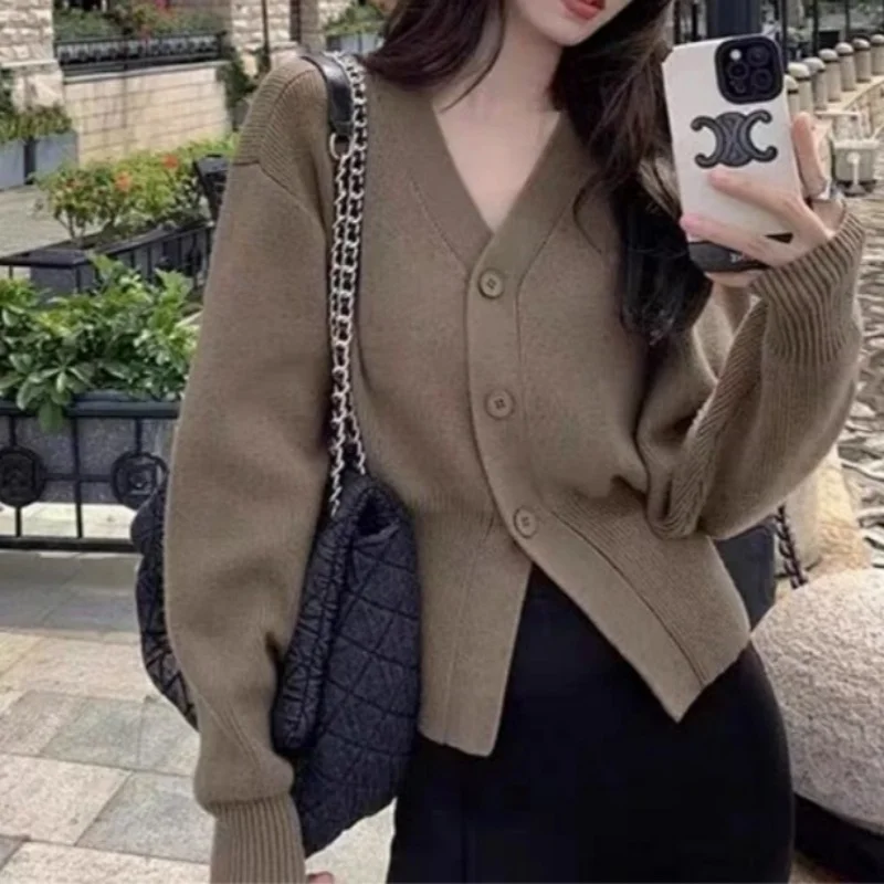 Uveng Uveng Gentle White V-Neck Knitted Jersey Autumn And Winter New High-End Lazy Wind To Close The Waist Short Sweater Top