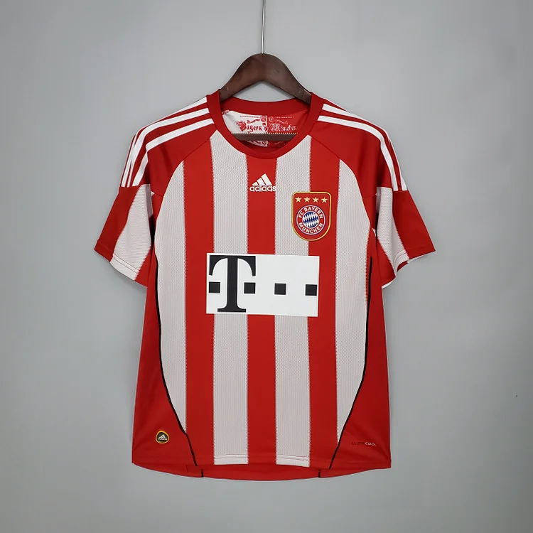 Bayern Munich Retro Home Shirt Kit 2010-2011