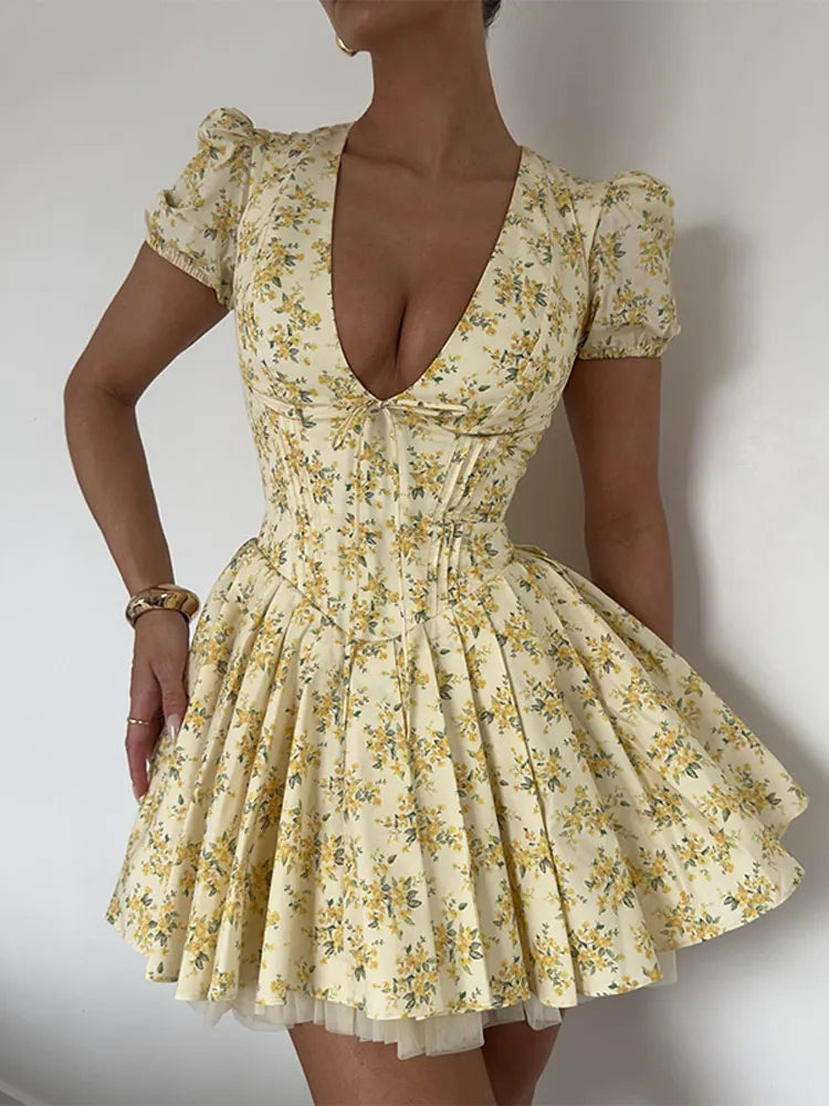 Aiertu Fashion Flower Printed Women Mini Dress Elegant V-neck Short Sleeve Pleated Hem A-line Dresses Summer Lady Slim Street Robe 2024 Aiertu