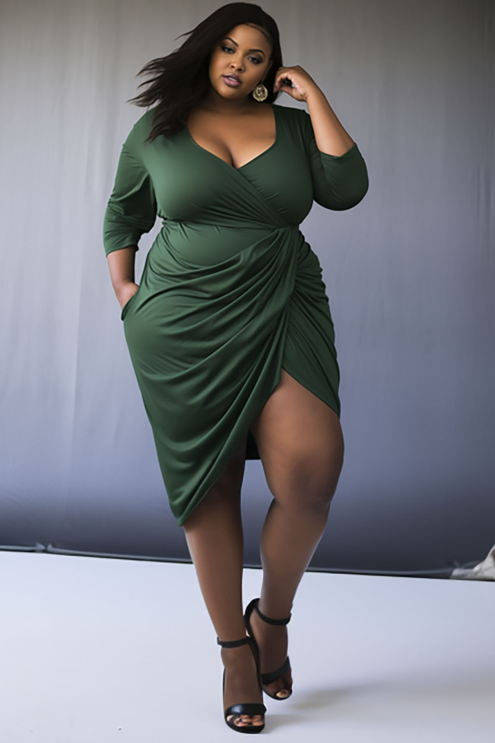 Design Plus Size Daily Green Wrap Neck 3/4 Sleeve Fold Split Pocket Knitted Midi Dresses [Pre-Order]