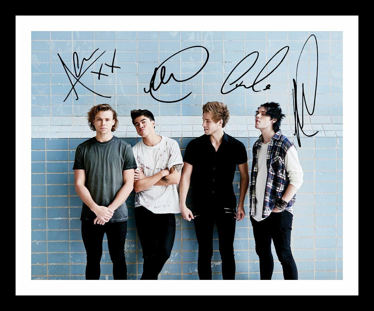 Five Seconds Of Summer Autograph Signed & Framed Photo Poster painting