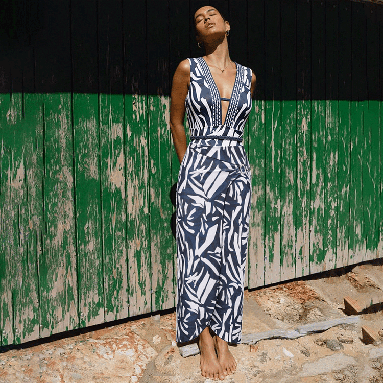 V Neck Printed Braided Rope Decorate One Piece Swimsuit and Skirt