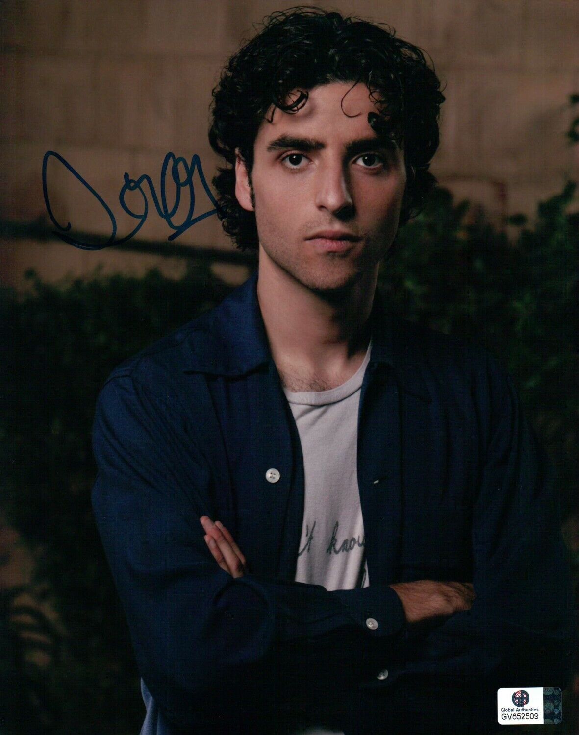 David Krumholtz Signed Autographed 8X10 Photo Poster painting Arms Crossed Close-Up GV852509