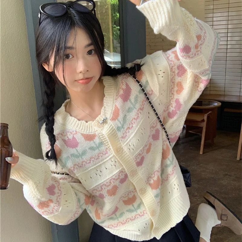 Uveng Uveng Autumn's New Retro Love-Loving Wreavage Hollow Spliced Antique Feel Loose Knitted Cardigan Women's Sweater Jacket