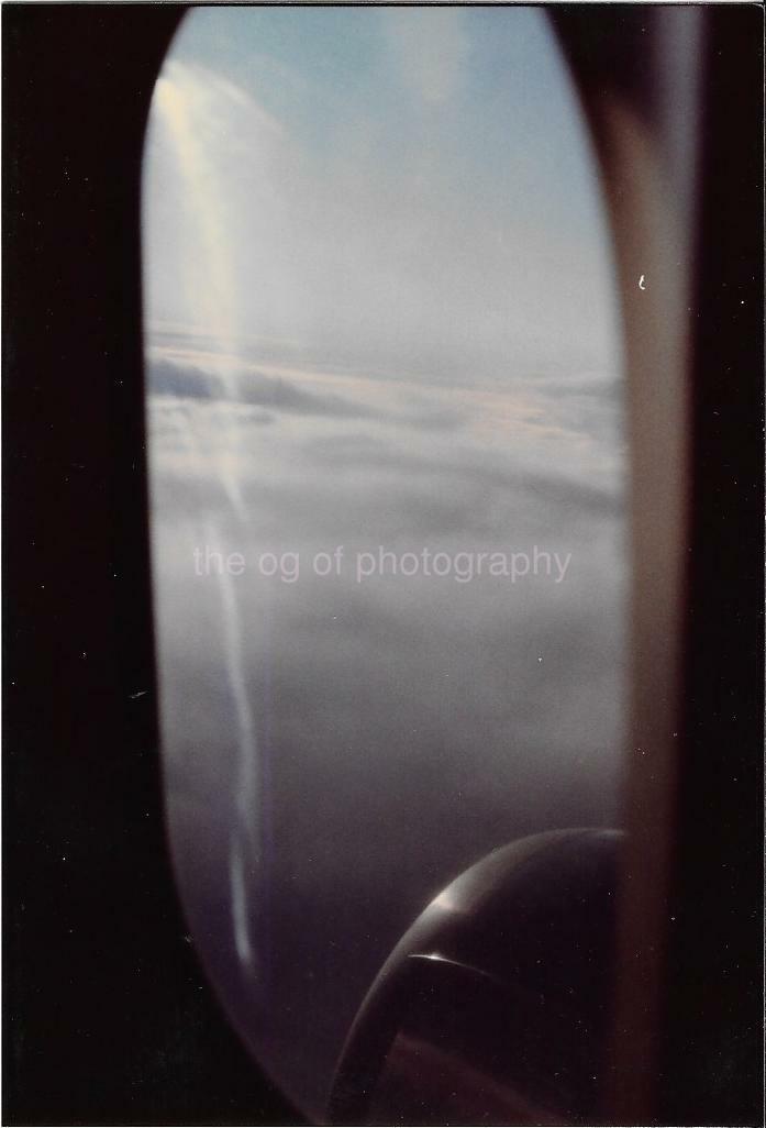 AIRPLANE WINDOW Aviation FOUND Photo Poster paintingGRAPH Original Color Snapshot VINTAGE 07 3 X