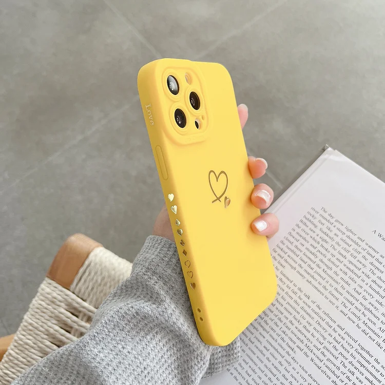 Candy colored cute heart shaped silicone phone case, suitable for iPhone