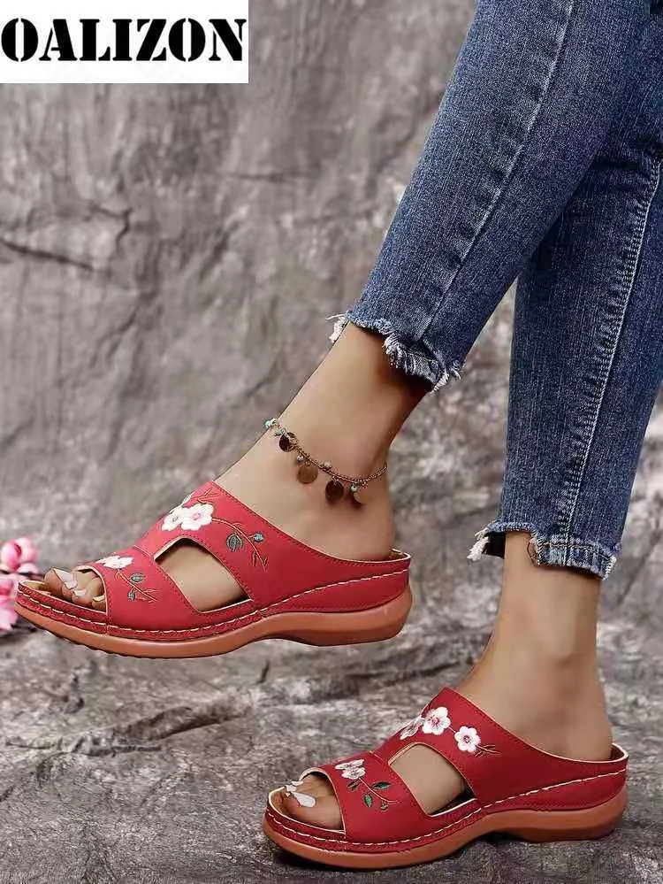 Summer Fashion Embroidered Women Peep Toe Slippers Stitching Shoes Woman Mid Wedge Platform Casual Flip Flops Sandals Lady Shoes
