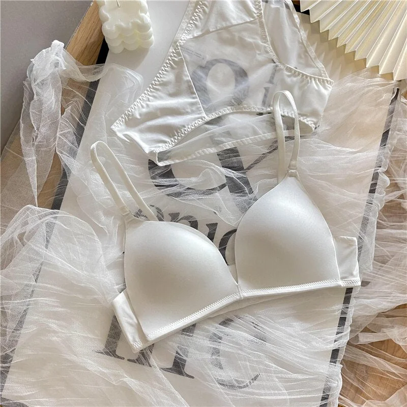 Simple solid color thin triangle cup bra set no steel ring big breasts white underwear comfortable seamless glossy lingerie set