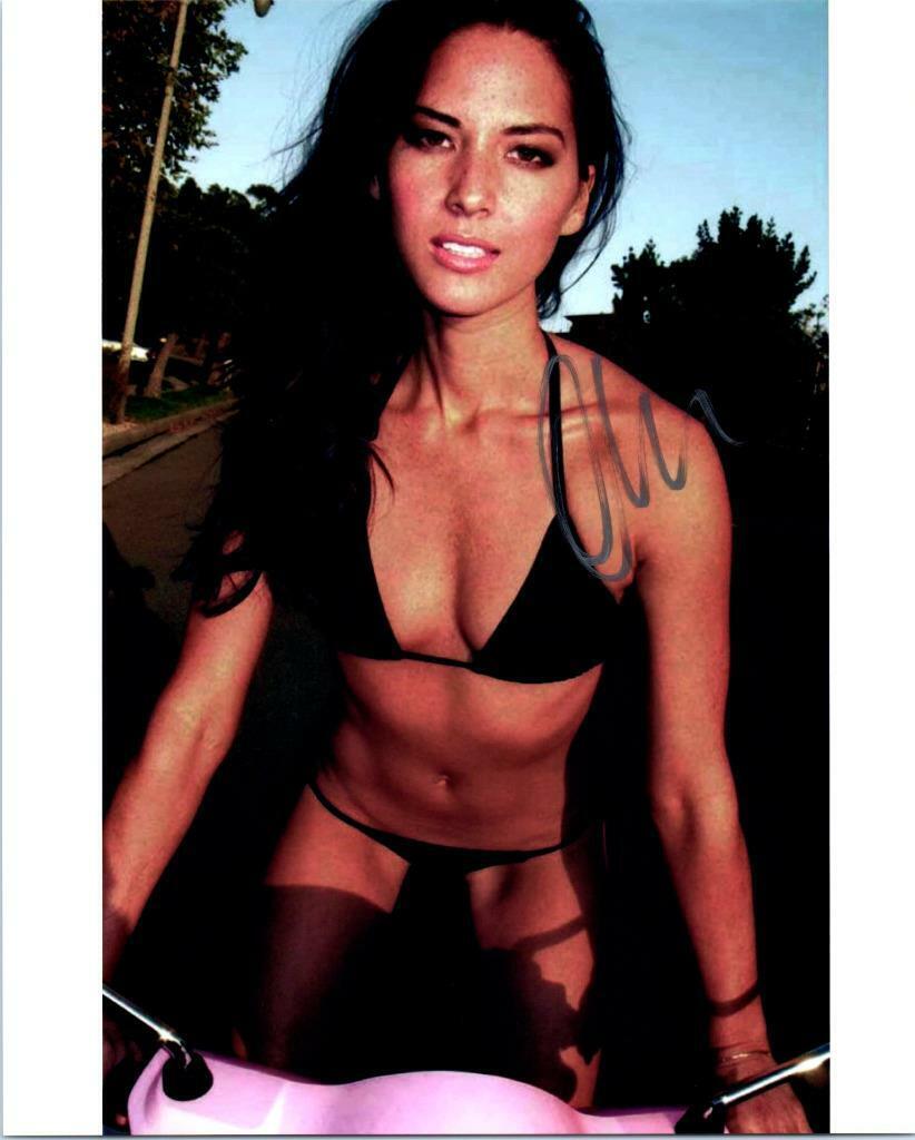 Olivia Munn signed 8x10 Photo Poster painting Picture autographed Pic includes COA