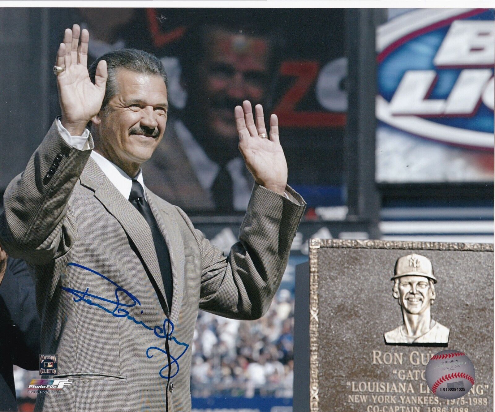 RON GUIDRY NEW YORK YANKEES ACTION SIGNED 8x10