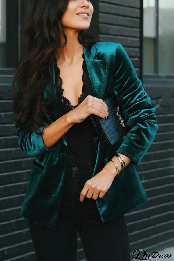 Chic Influencer Velvet Blazer