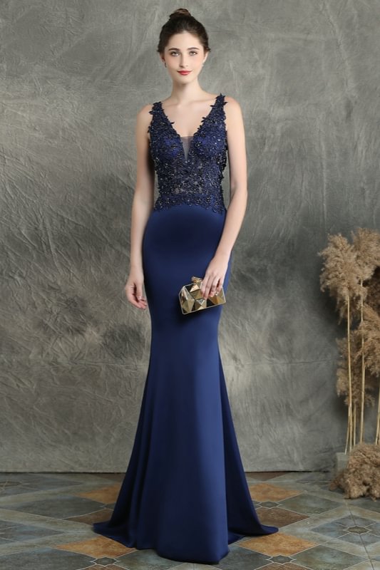 Gorgeous V-Neck Sleeveless Mermaid Prom Dress Long With Lace Appliques - lulusllly